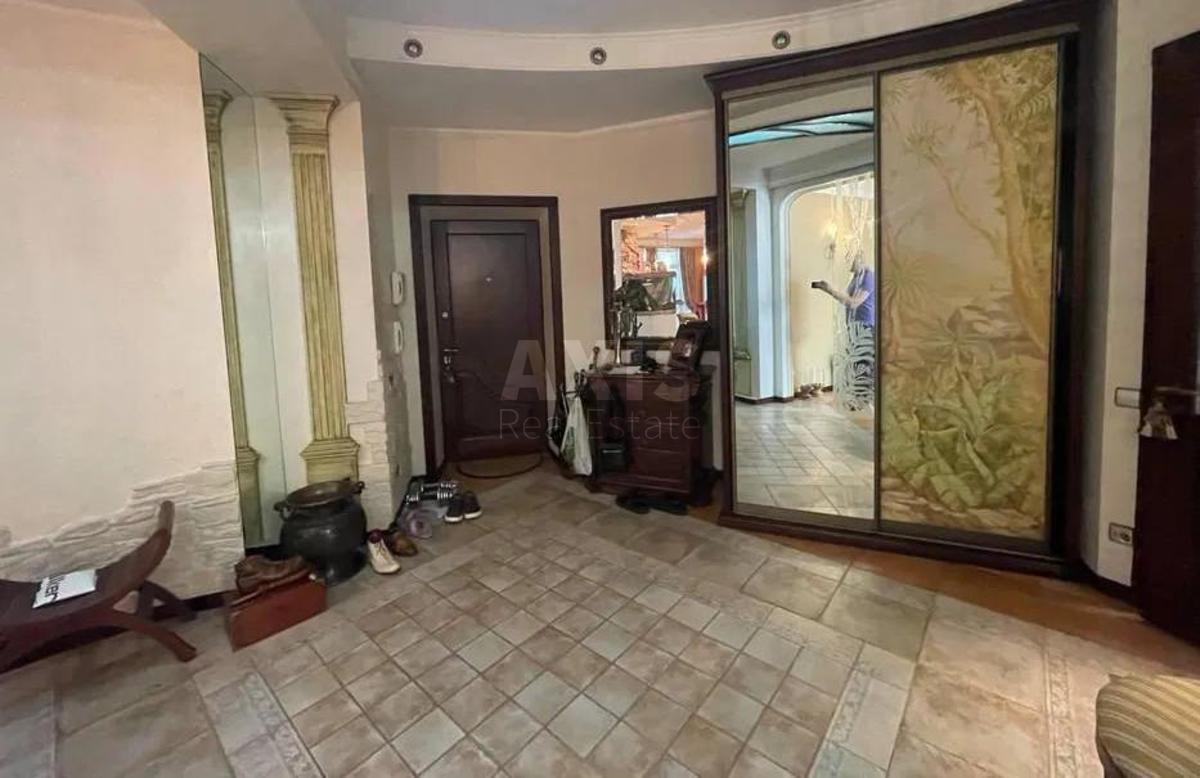 4k apartment vul. Dmytrivs'ka 48Г1
