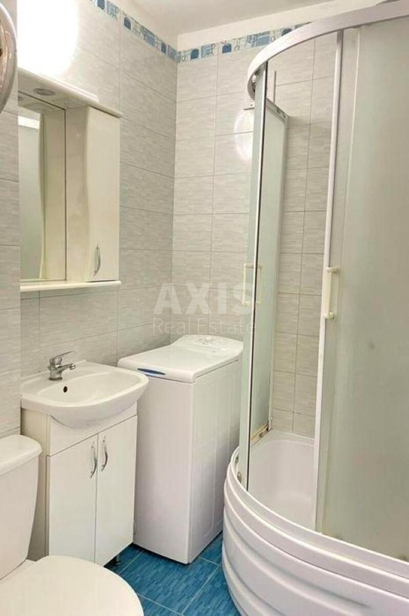 2k apartment pr-t Komarova Kosmonavta 8593925