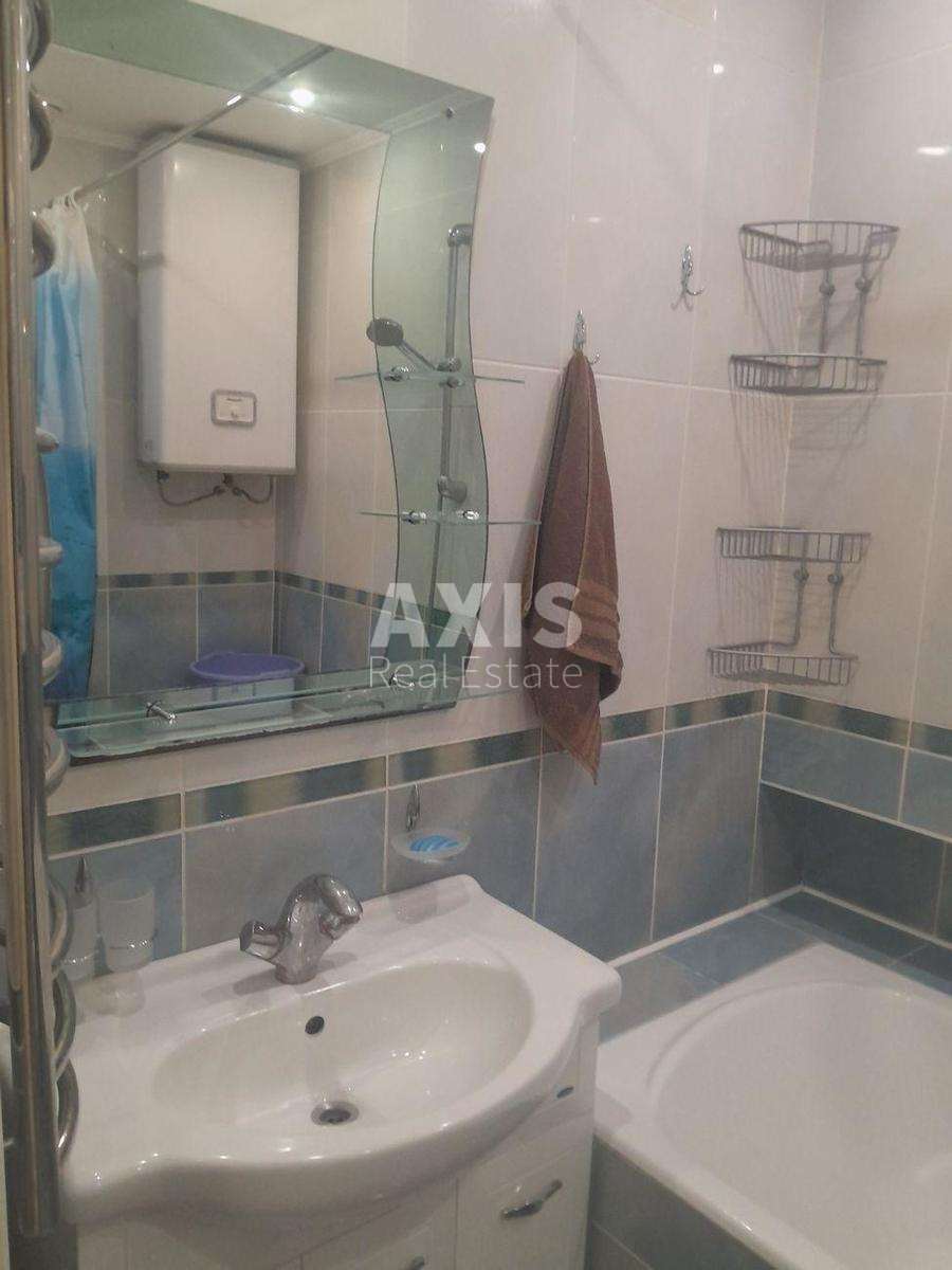 3k apartment vul. Mel'nykova 64