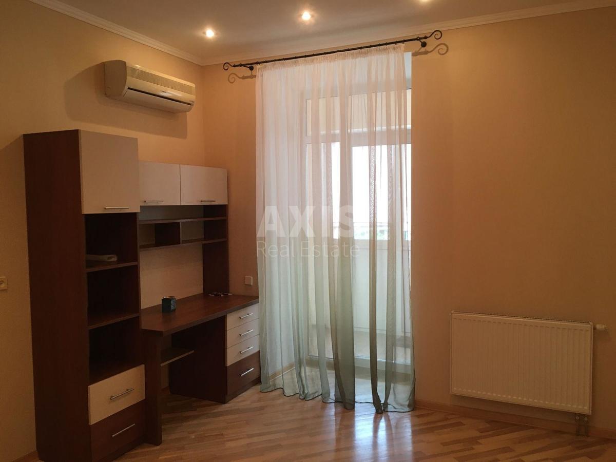 2к квартира ул. Почайнинская 704