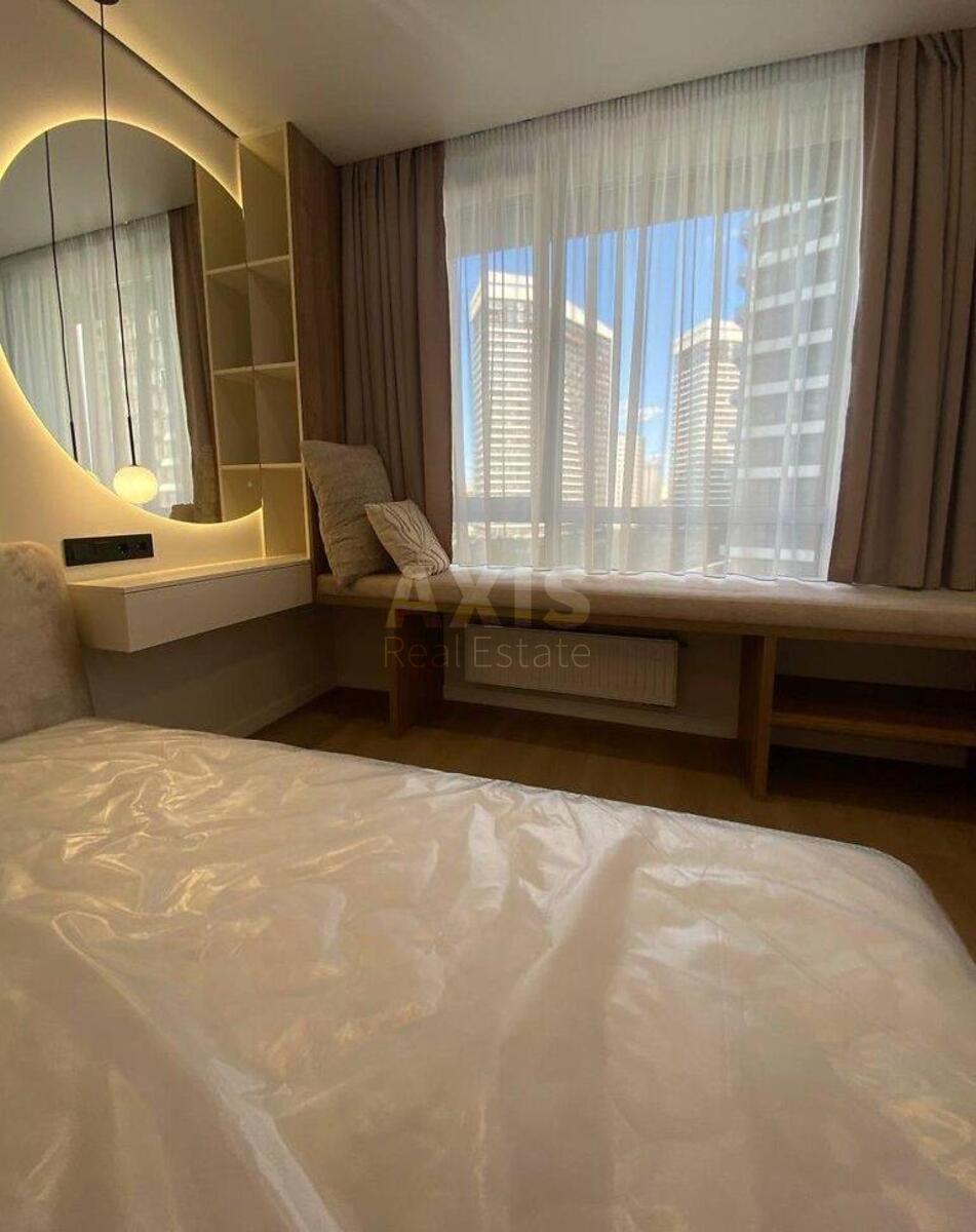 1k apartment nab. Dniprovs'ka 15Д5