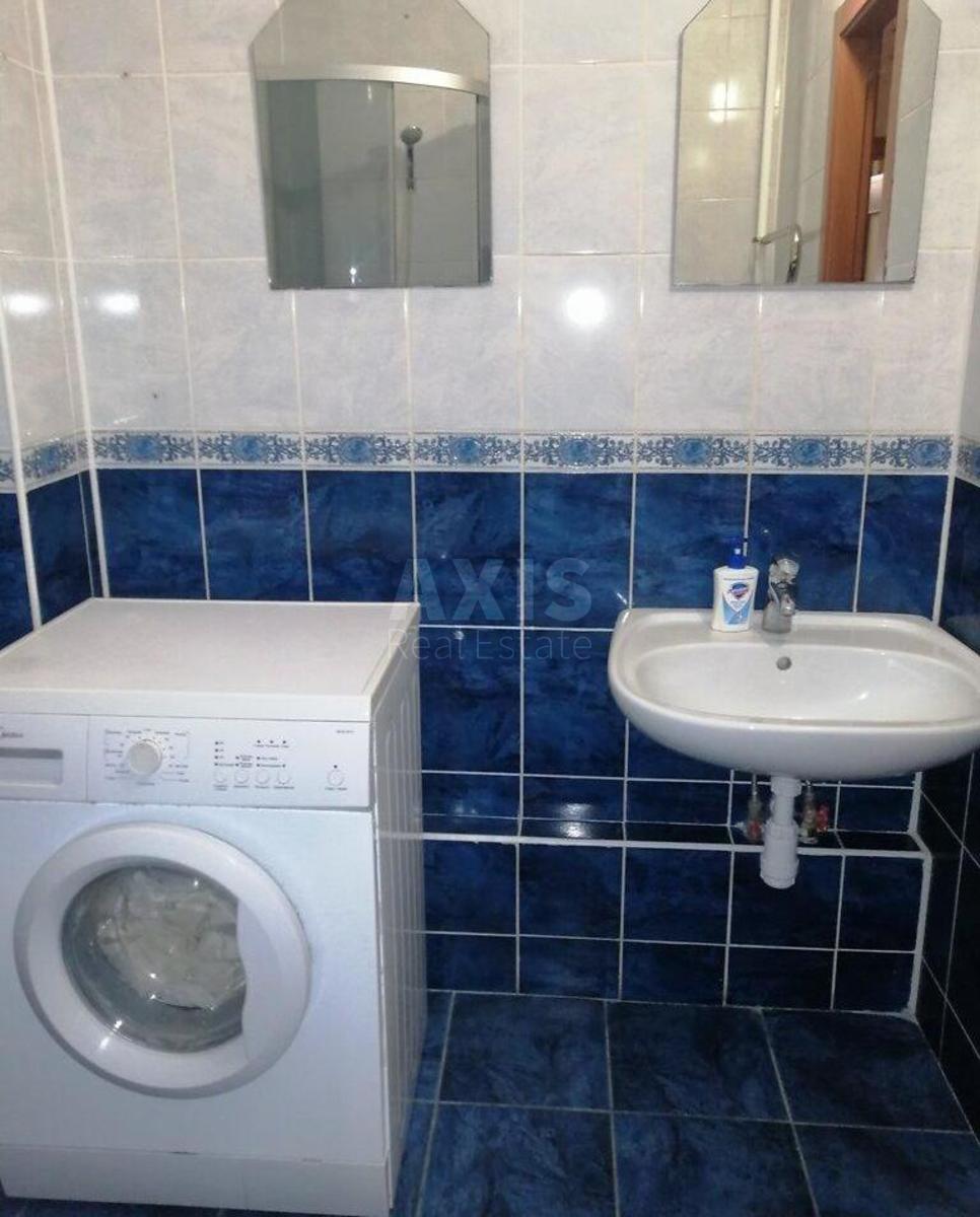 3k apartment vul. Oleny Pchilky 46
