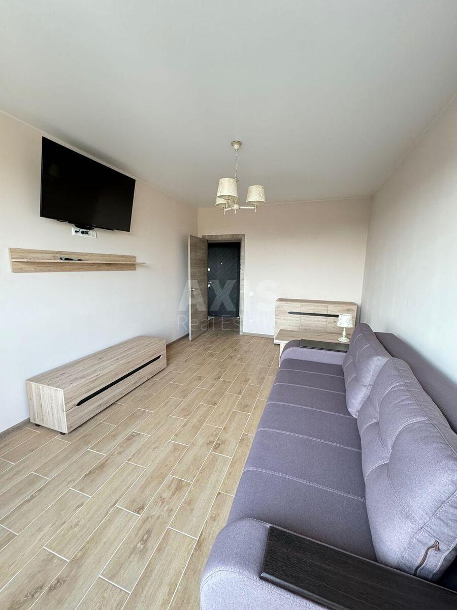 1k apartment vul. Radystiv 32638712
