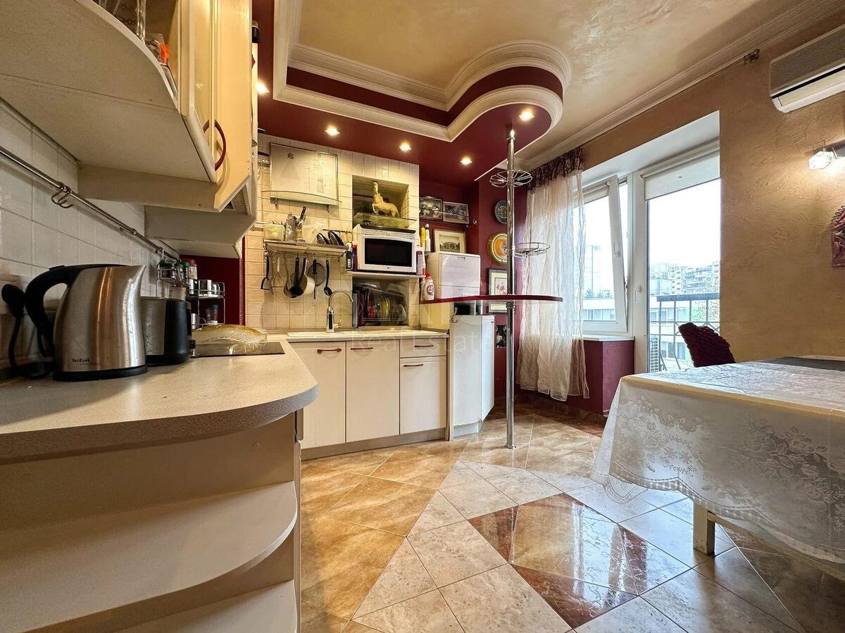 1k apartment vul. Polupanova 101