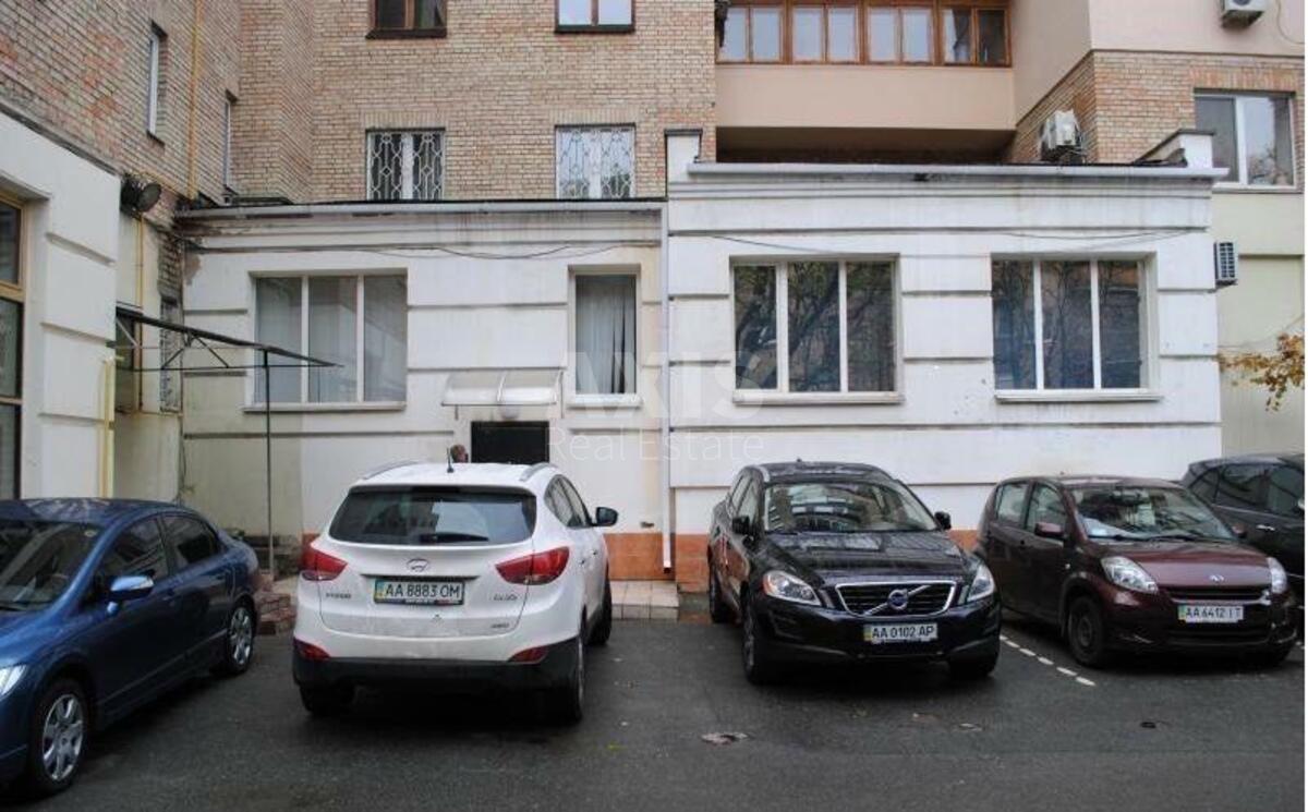 Объект торговли ул. Оболонская 12, 100м22