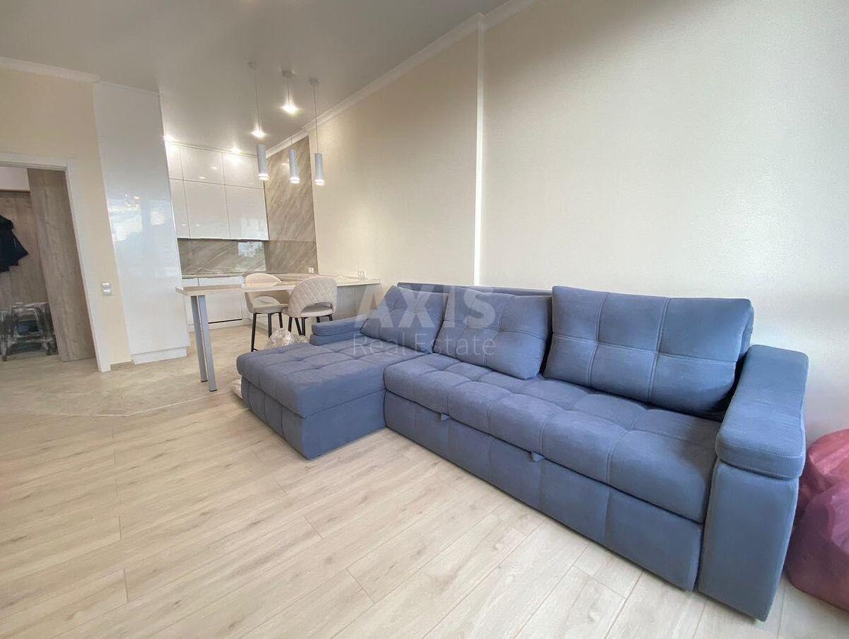 2k apartment vul. Myhajla Maksymovycha 243