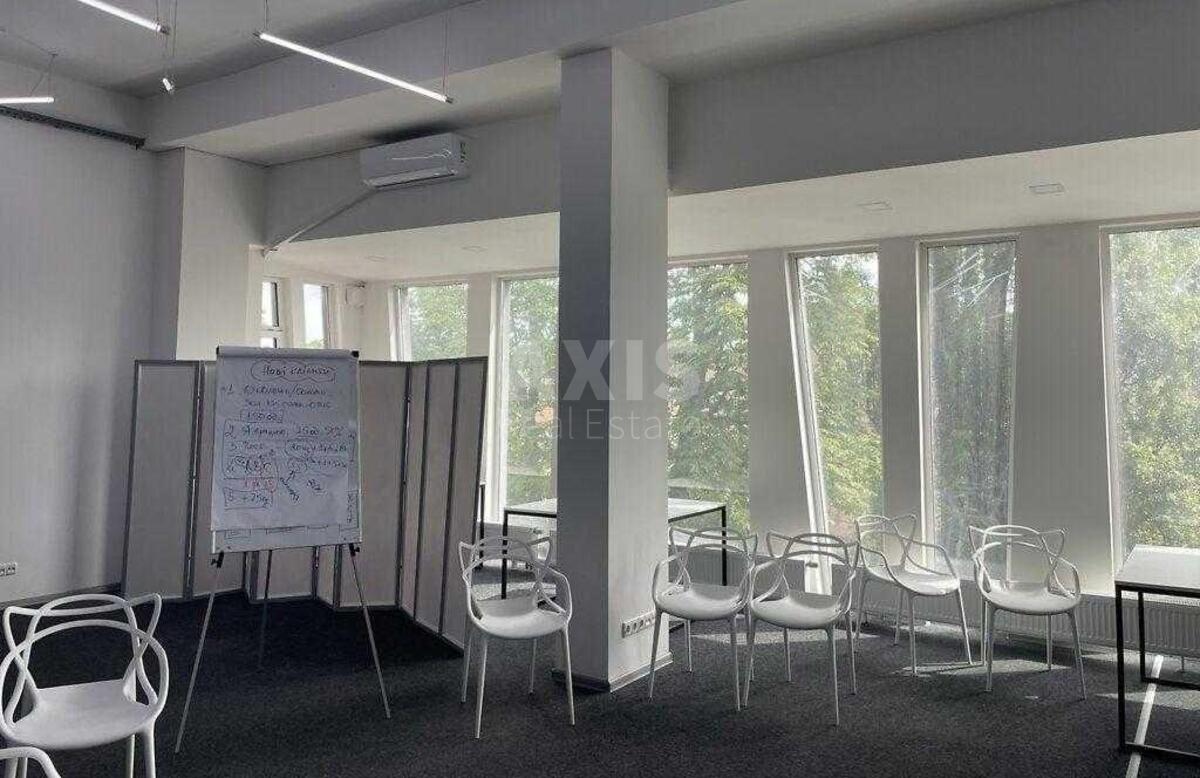 Office vul. Vasylivs'ka 30, 240m22