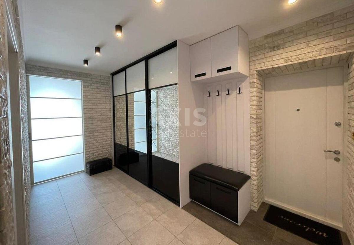 3k apartment vul. Zamkovec'ka 948