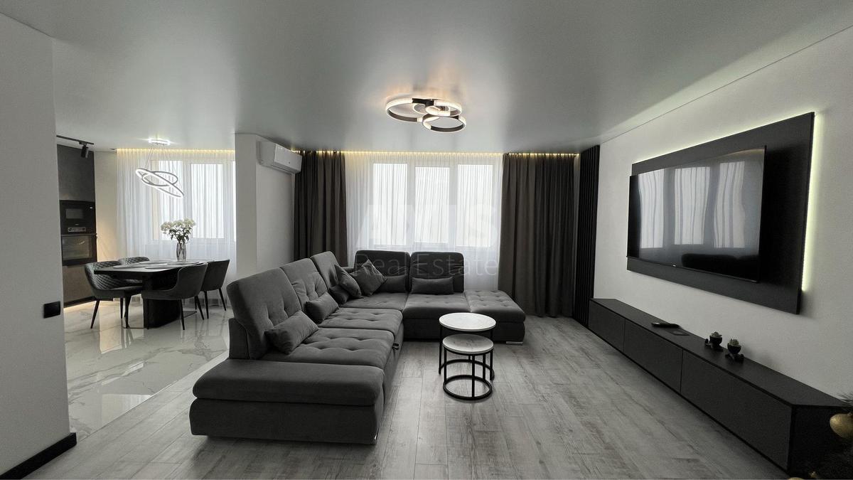 3k apartment pr-t Lobanovs'kogo 4