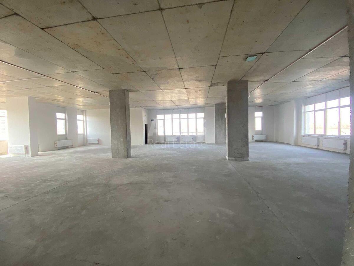 Office vul. Lugova 9С, 6084m2612800