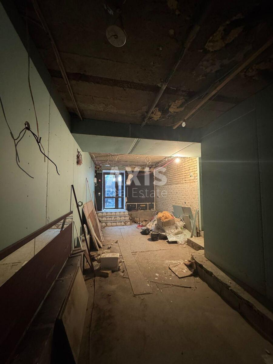 Объект торговли ул. Антоновича 13, 146м2581875