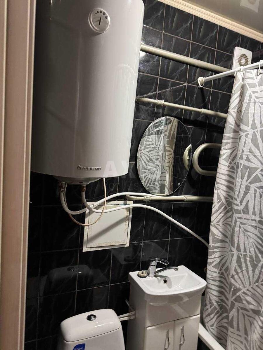 1k apartment pr-t Vidradnyj 10564485