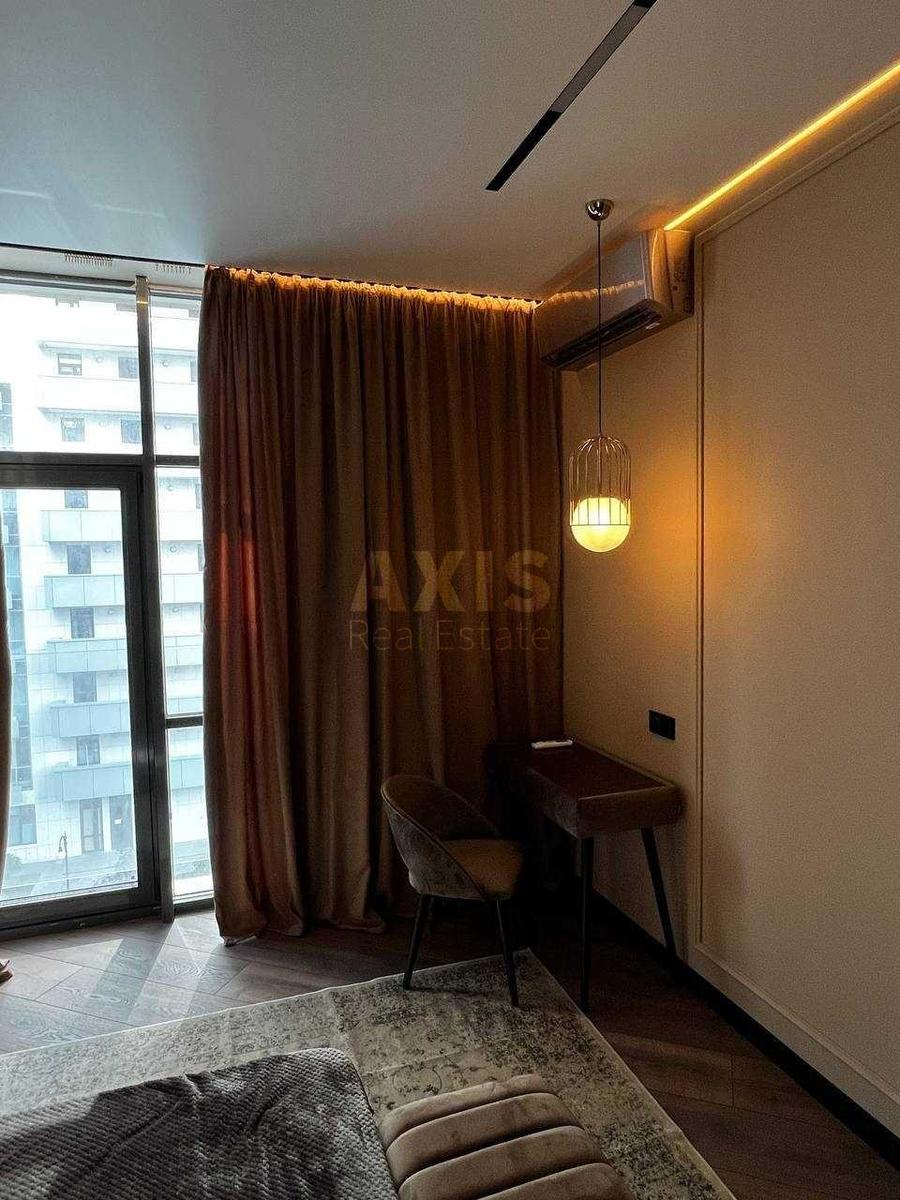 2k apartment vul. Dragomyrova Myhajla 187