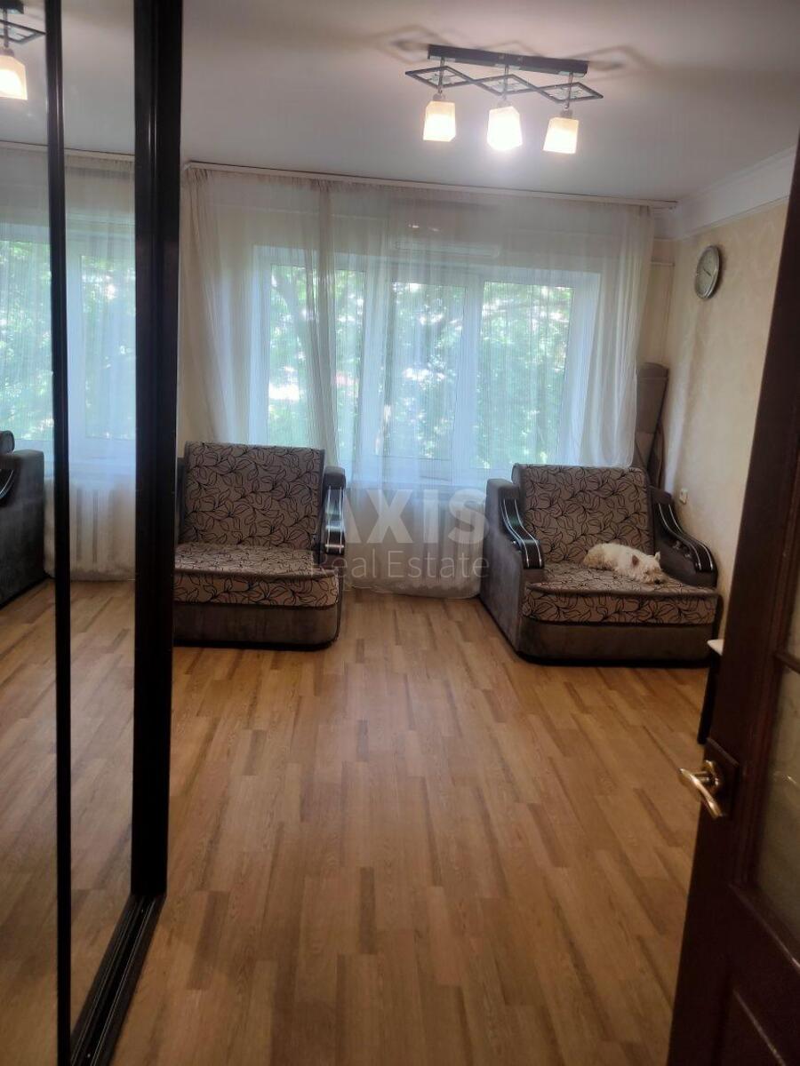 2к квартира ул. Салютная 15610873