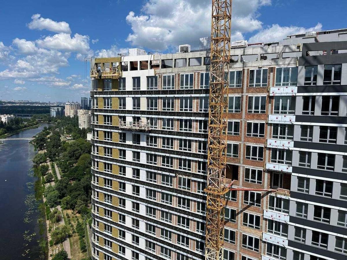 1k apartment vul. Sverstjuka Jevgena 545