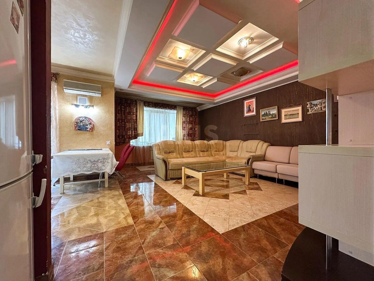 1k apartment vul. Polupanova 104