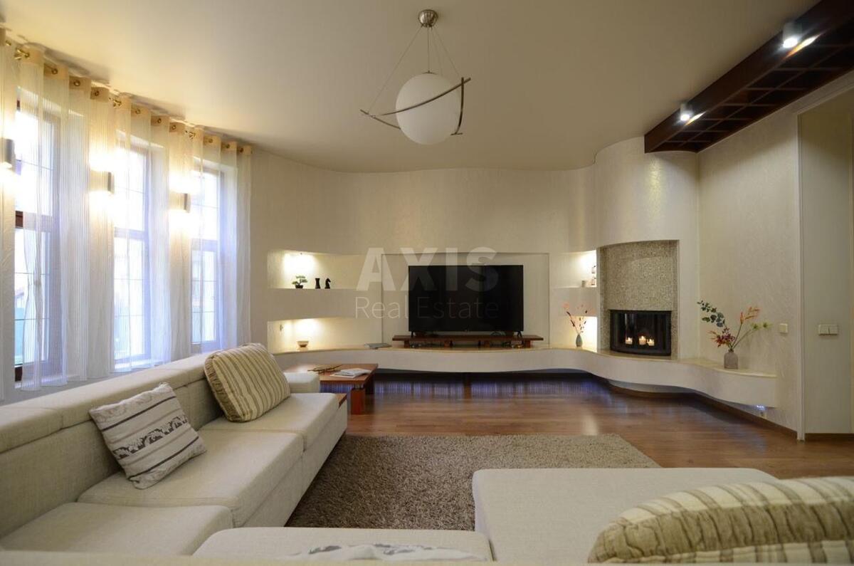 House vul. Kurortna, 370m2, Kyiv city577940