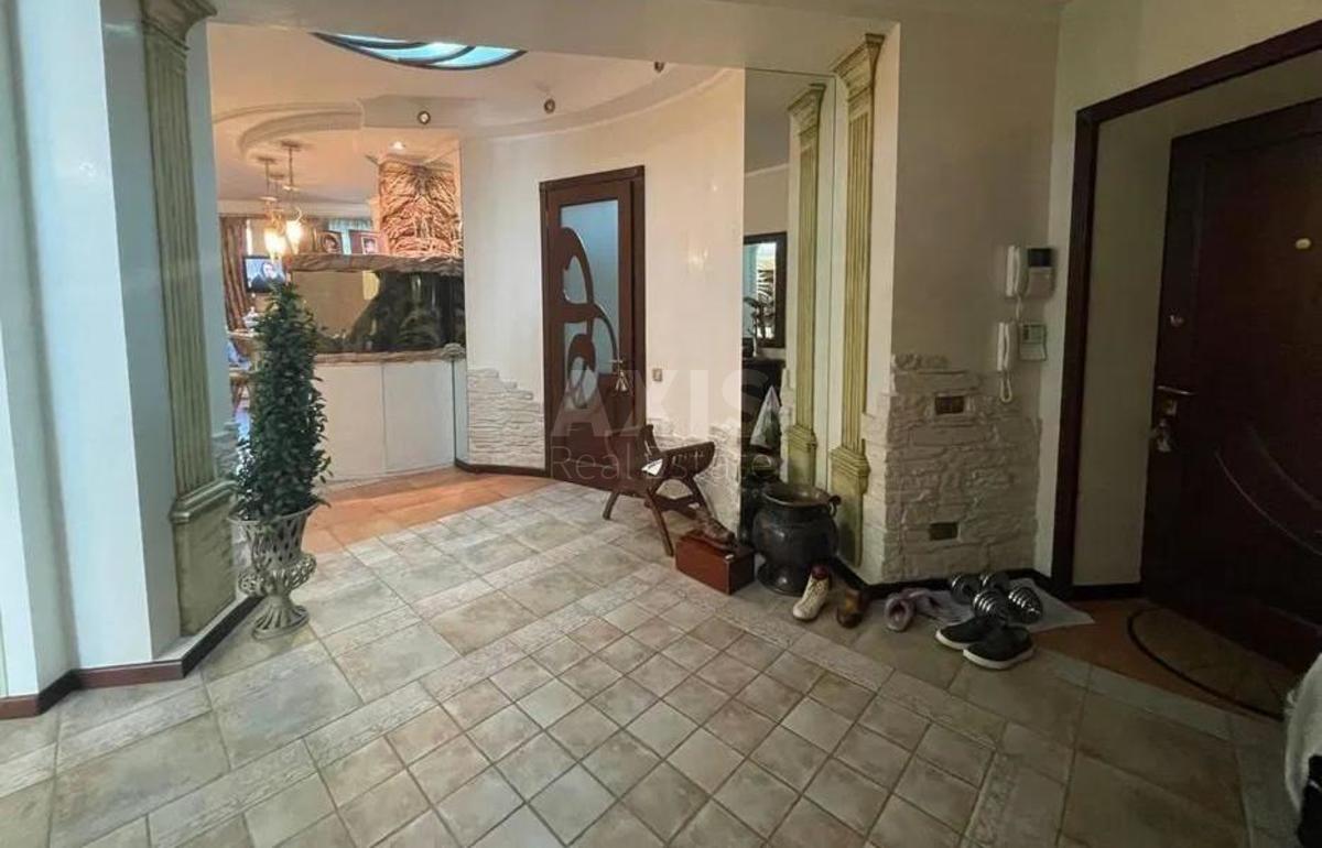 4k apartment vul. Dmytrivs'ka 48Г2