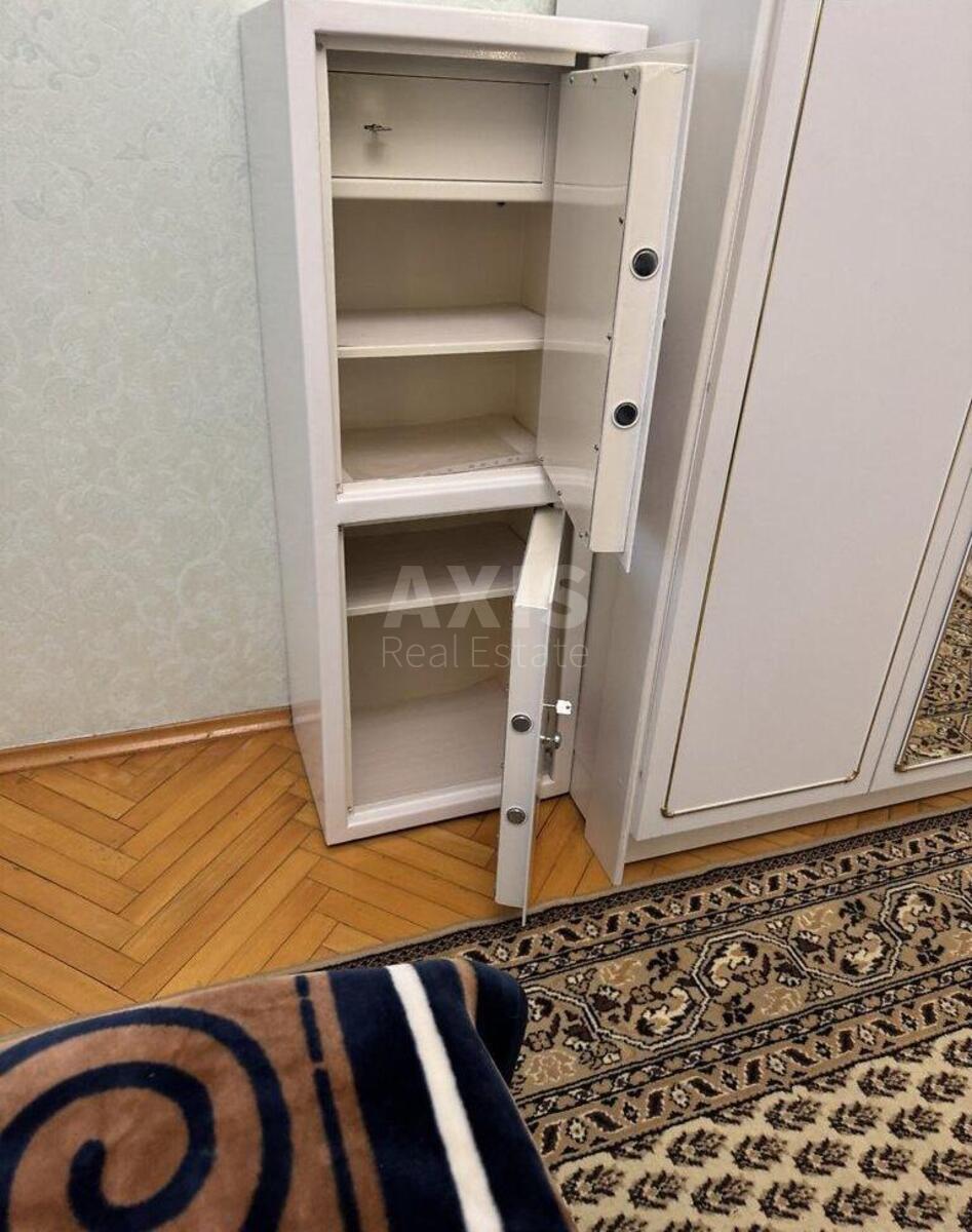 4к квартира ул. Пулюя Ивана 1А8