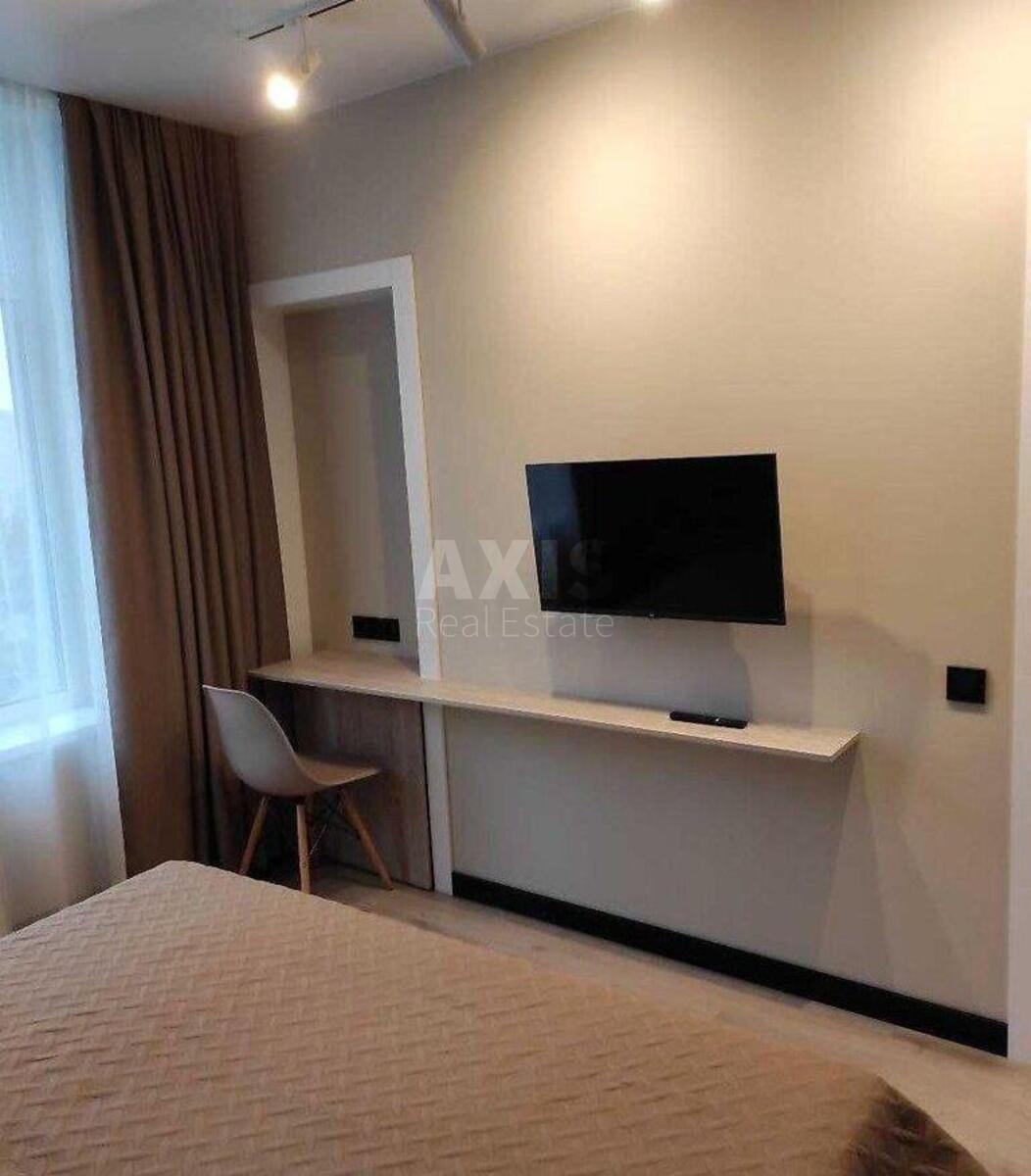 1k apartment vul. Sverstjuka Jevgena 6Д1