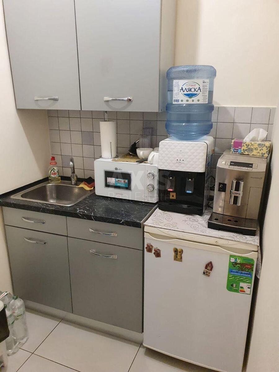 Office vul. Shovkovychna 13/2, 80m27