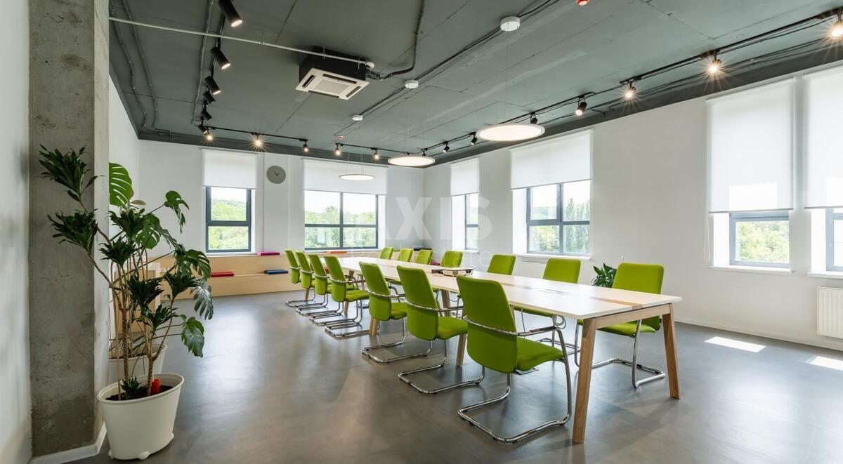 Office vul. Krasylivs'ka 5/7, 325m23