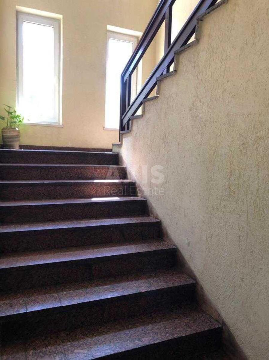 Service object vul. Svitlyc'kogo 35А, 621m22