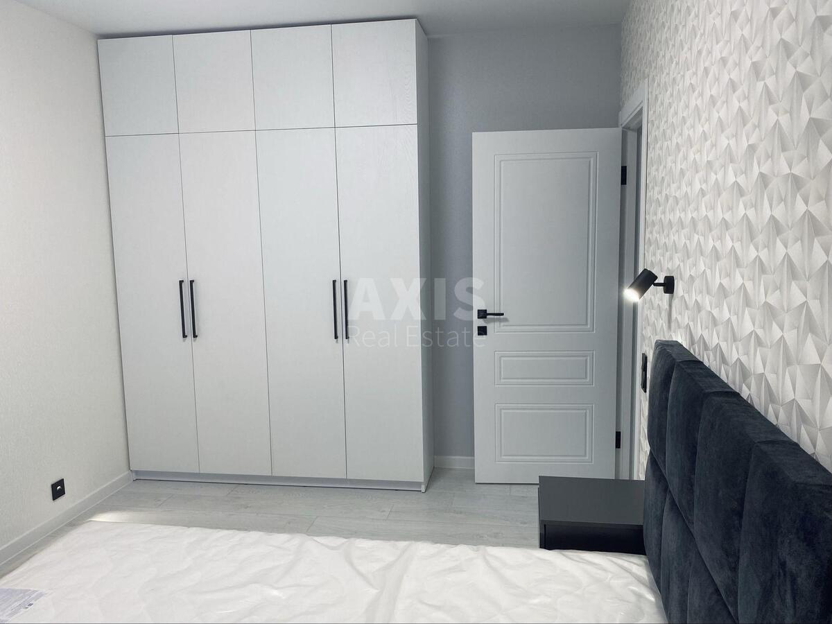 1k apartment vul. Sverstjuka Jevgena 6В7