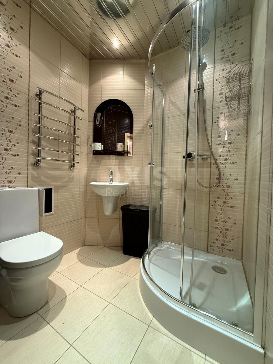 4k apartment vul. Sribnokil's'ka 226390515