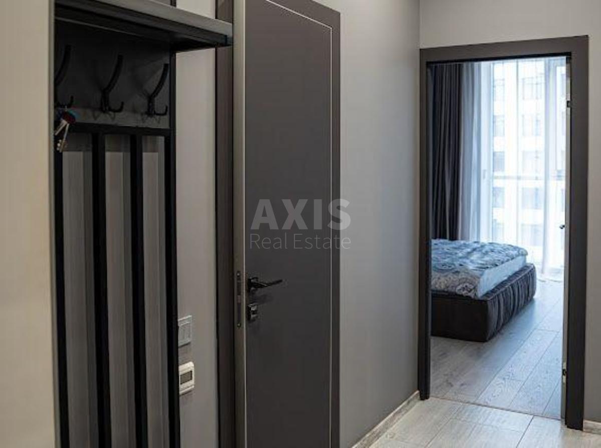 2k apartment vul. Dragomyrova Myhajla 1810