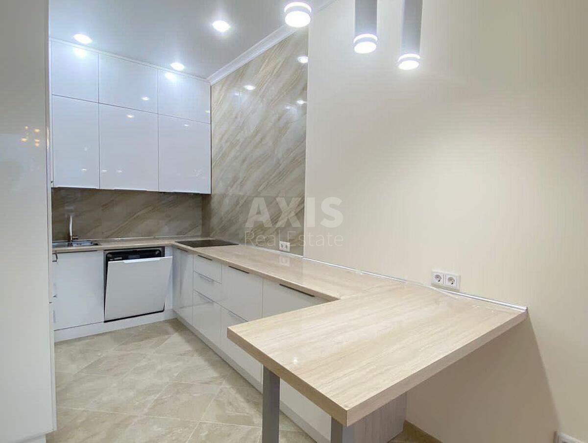 2k apartment vul. Myhajla Maksymovycha 244