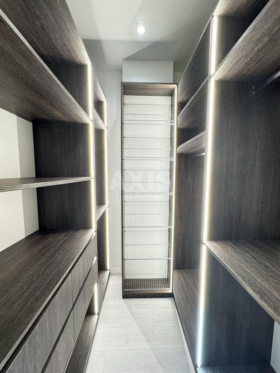 2k apartment vul. Zhyljans'ka 6811