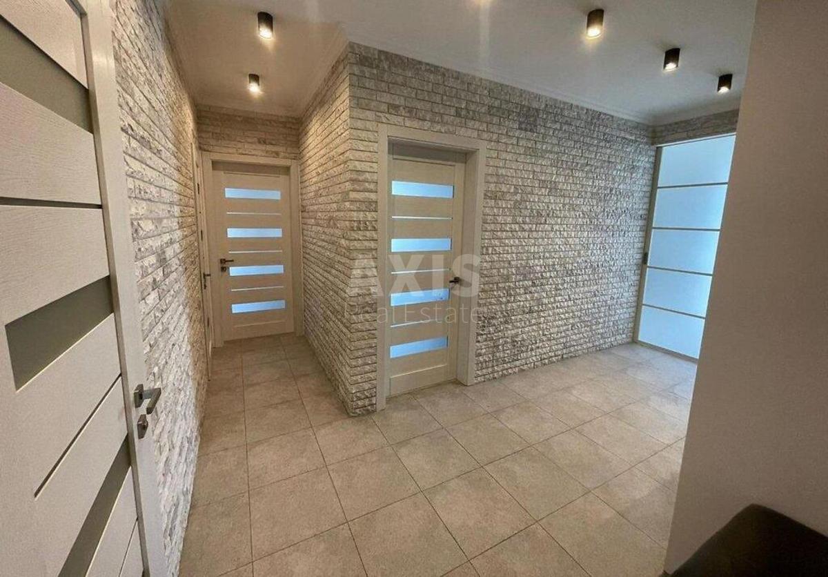 3k apartment vul. Zamkovec'ka 949
