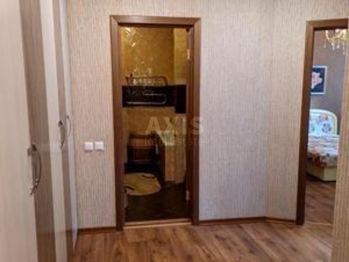 1k apartment nab. Dniprovs'ka 19А611404