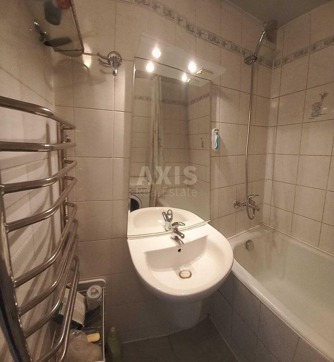 4k apartment vul. Revuc'kogo 136116011