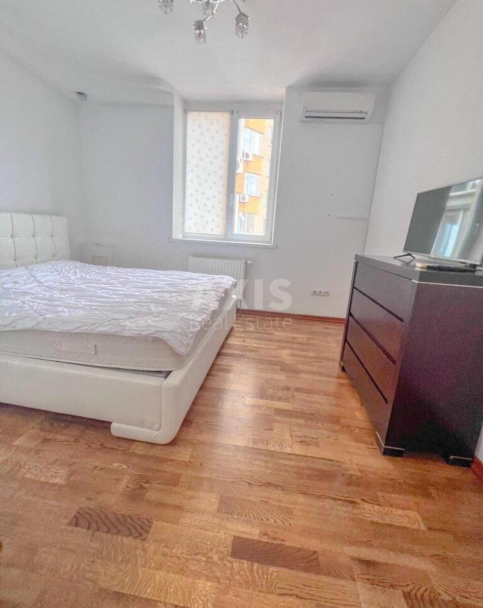 2k apartment vul. Saperno-Slobids'ka 223
