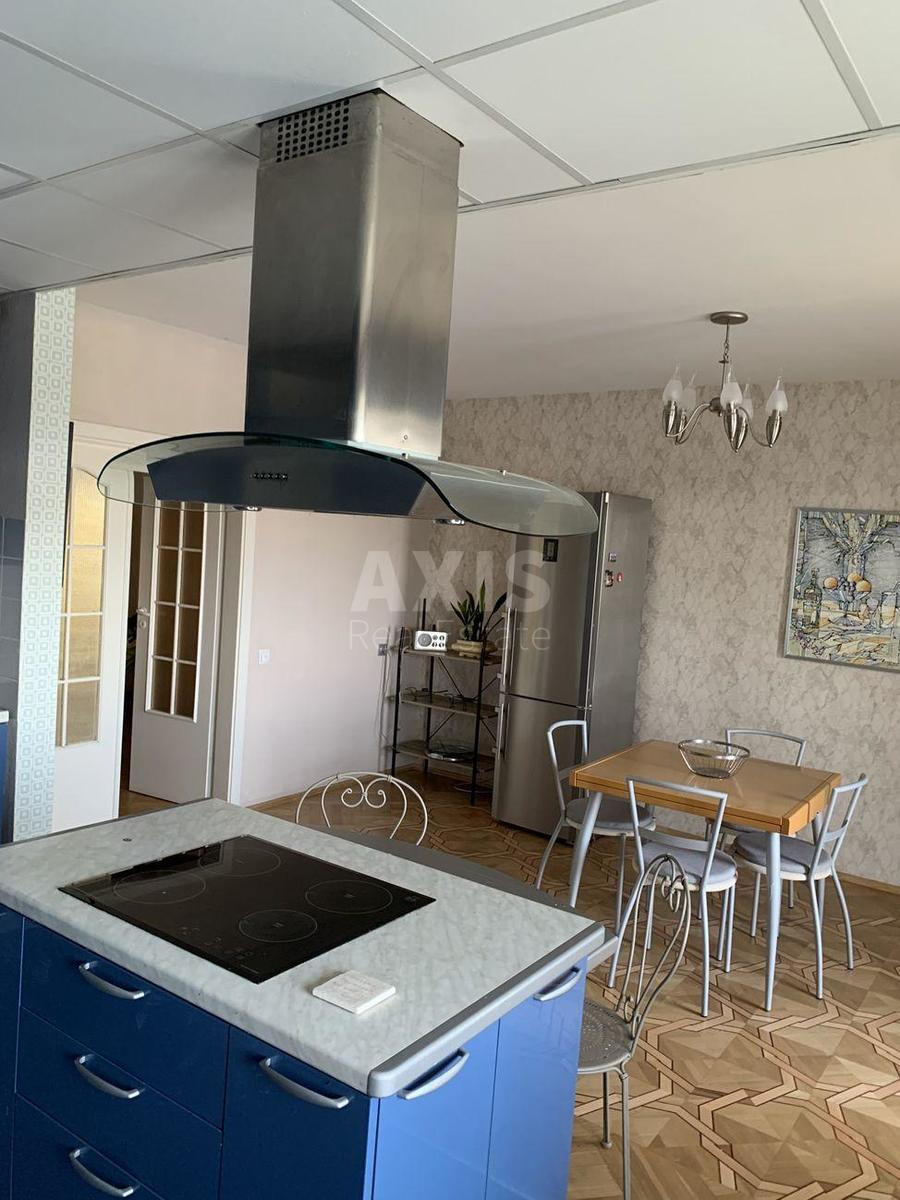4k apartment pr-t Geroi'v Stalingrada 240