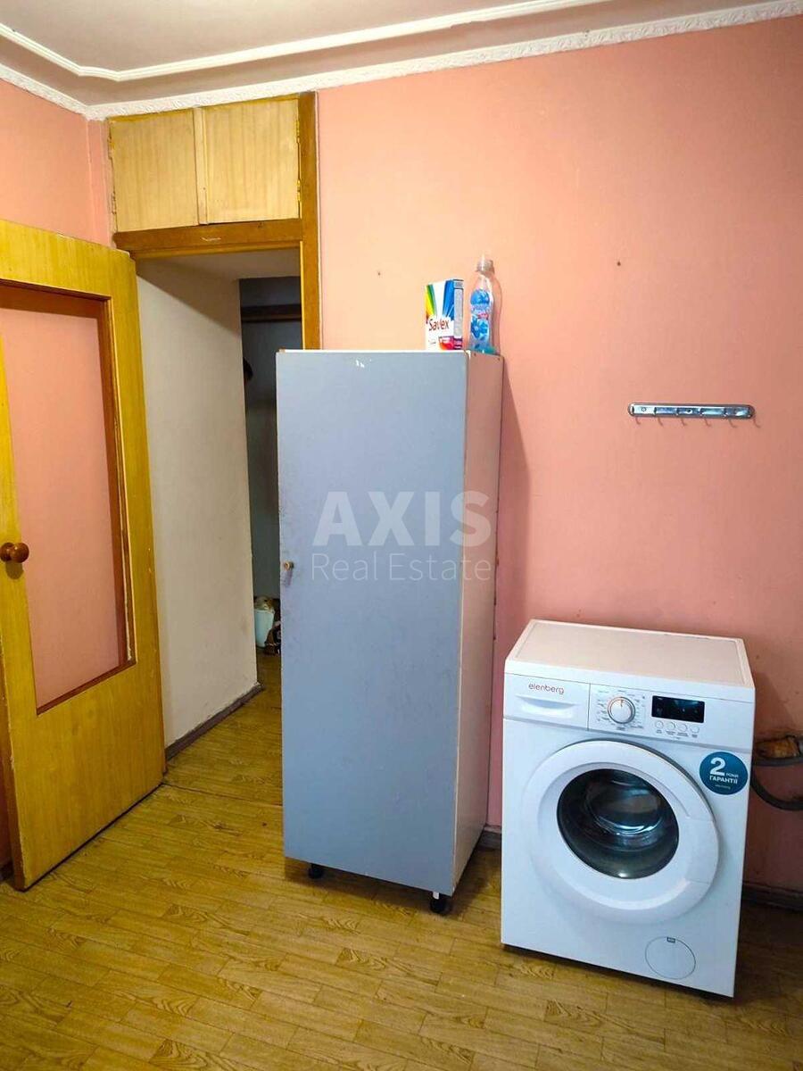 2k apartment pl. Obolons'ka 36
