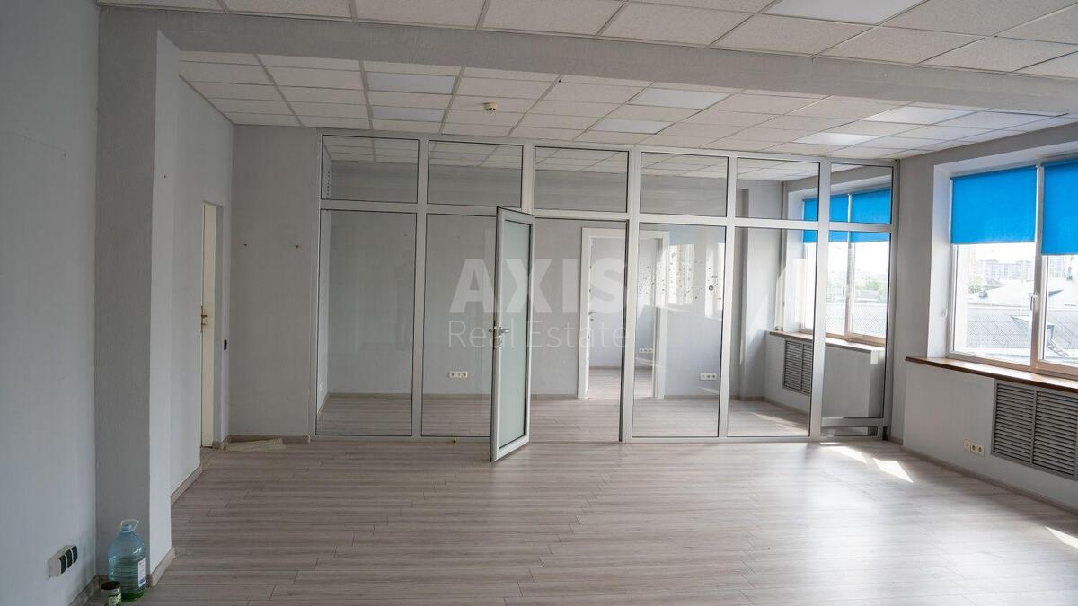Office bul. Lesi Ukrai'nky 34, 83m21