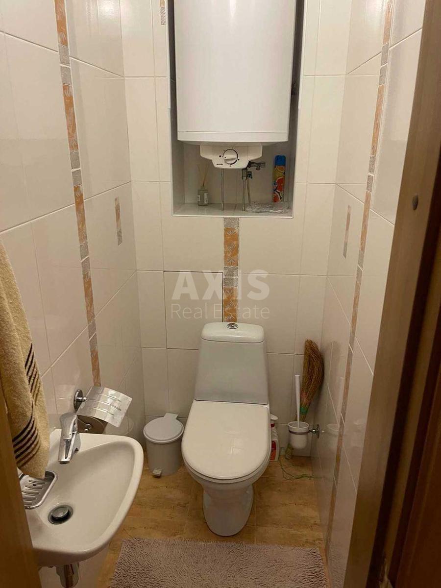3k apartment vul. Ahmatovoi' Anny 31