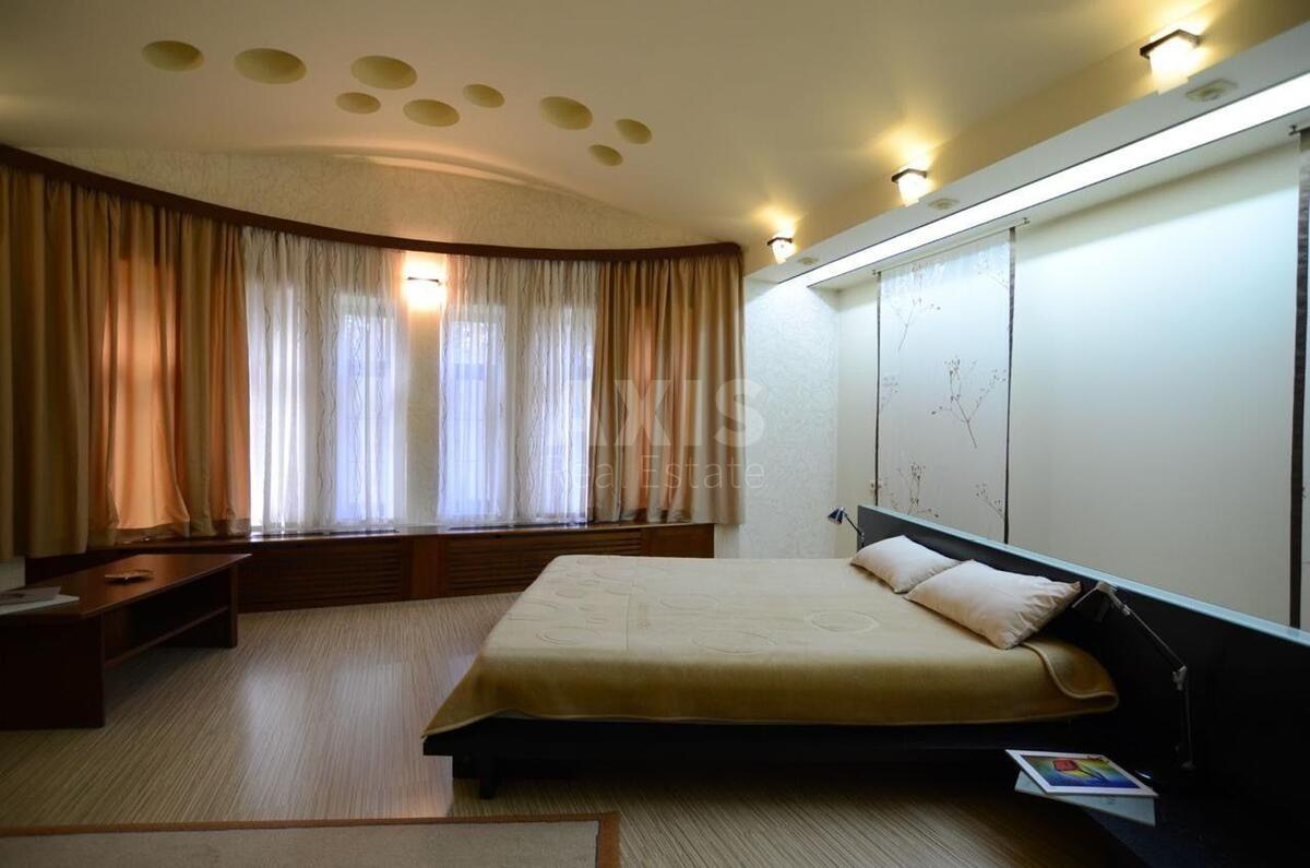 House vul. Kurortna, 370m2, Kyiv city577941