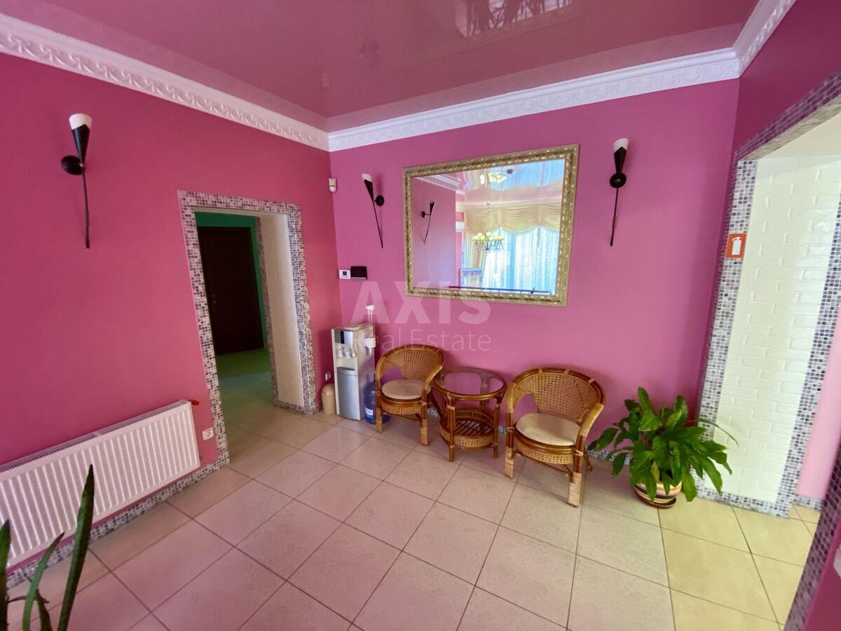 Office pr-t Volodimira Іvasyuka 4, 237m26218010