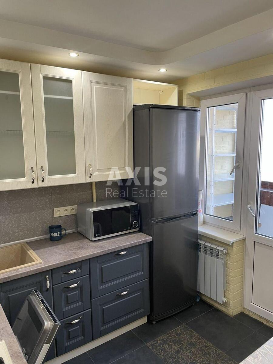 1k apartment pr-t Obolons'kyj 36Д