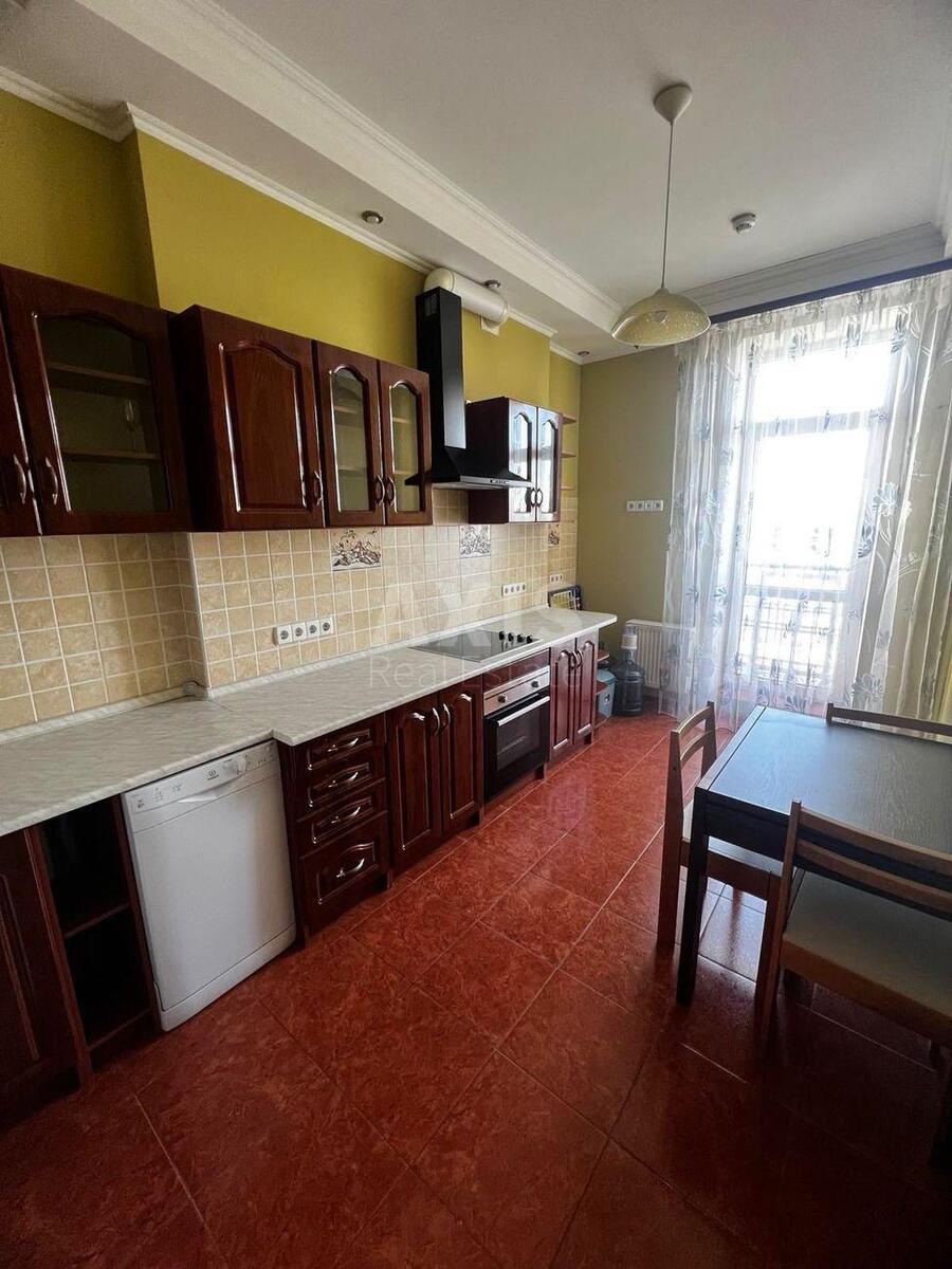 1k apartment vul. Jevgena Konoval'cja 44А0