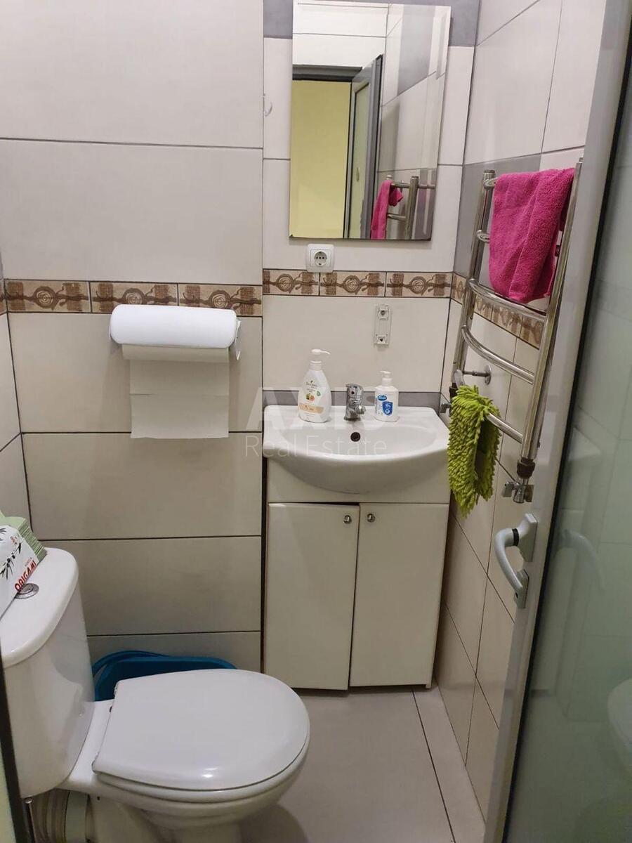 Office vul. Shovkovychna 13/2, 80m28
