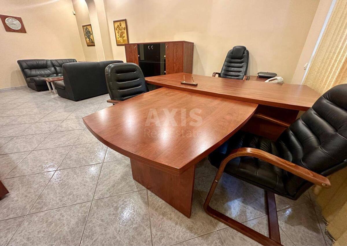 Office vul. Velyka Vasyl'kivs'ka 32, 270m20