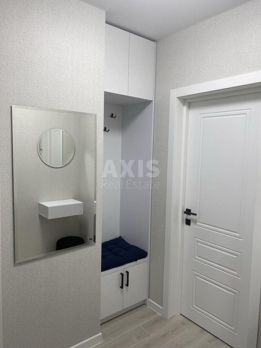 1k apartment vul. Sverstjuka Jevgena 6В8