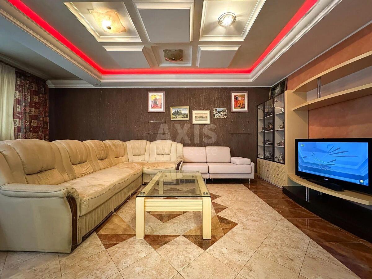 1k apartment vul. Polupanova 103