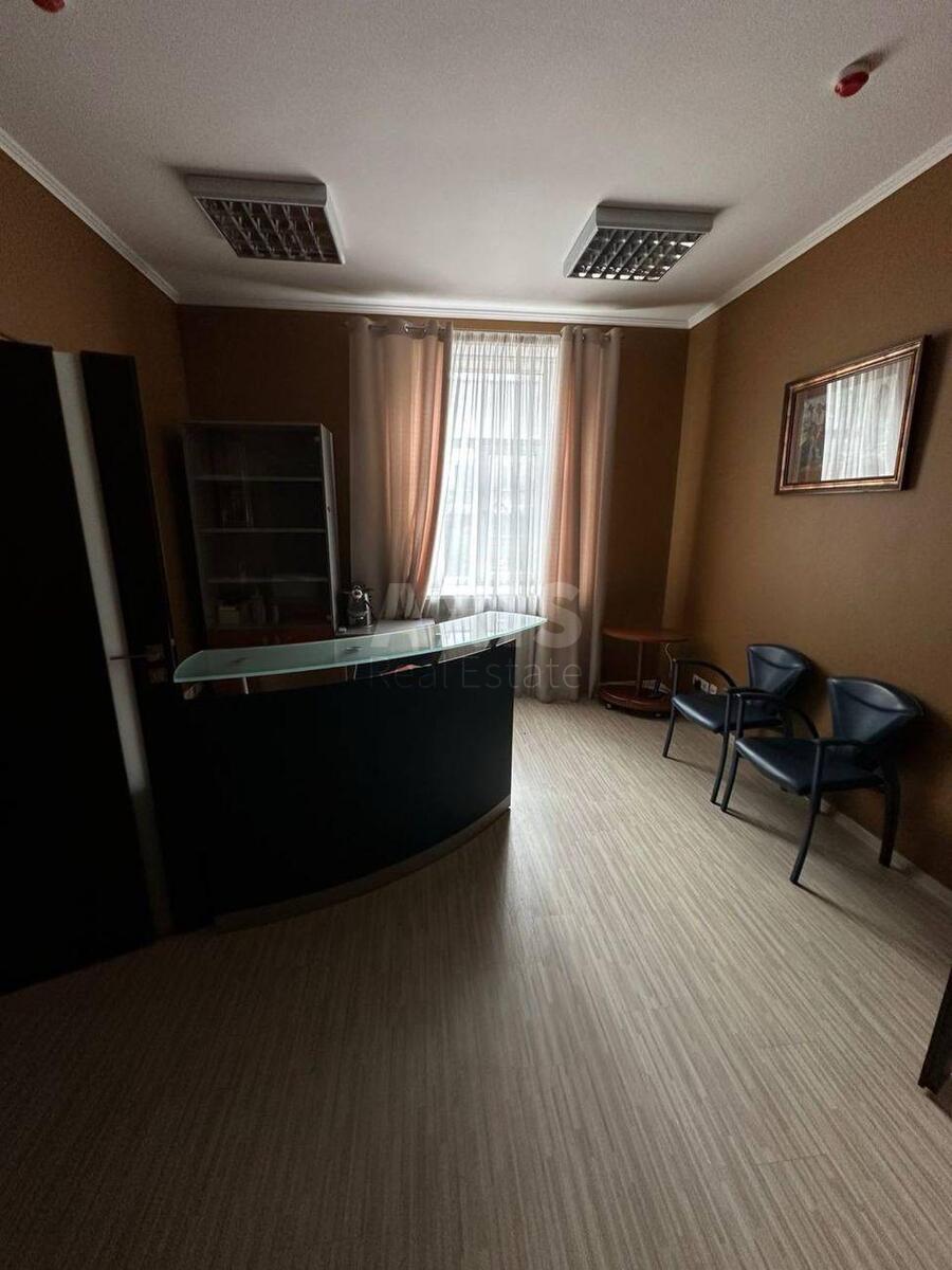 Объект торговли ул. Руставели Шота 18, 1183м2608344