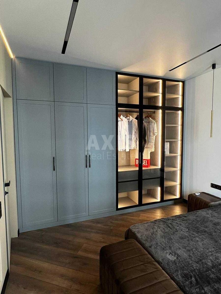 2k apartment vul. Dragomyrova Myhajla 186